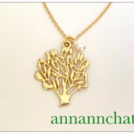 【オリーブの木　オーストリア製 swarovskiパール付き　ネックレス】平和と知恵の象徴の画像
