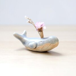 子クジラの花挿しオブジェ ブルーグレー ＊ ドライフラワー付き