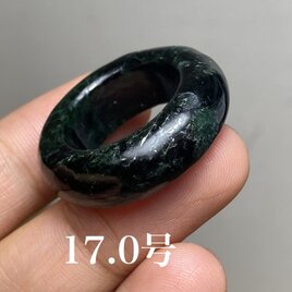 L6-128 一点物 黒緑 17.0号 ミャンマー産天然 A貨 本翡翠 くりぬき リングの画像