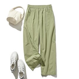 汗ばむ季節にも爽やかに着用するワイドパンツ　ロングパンツ　コットン　若葉色　240522-1の画像