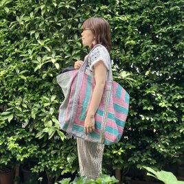 個性豊か＊ヴィンテージカンタのバック／トートバッグ／鮮やかなピンク&グリーン／ヴィンテージ手縫いキルトの画像