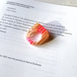 R351-ヴィンテージリング U.S.A. 1980〜90s Vintage pink stripped resin ringの画像