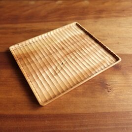 軽やかな薄型トレイ　栃(トチ)の画像