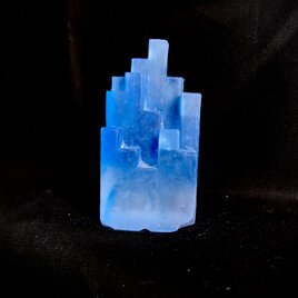 「岩に凝っとする沢蟹」　置物　ペーパーウェイト　パートドヴェール 佐伯泰典作 「岩に凝っとする沢蟹」 置物 ペーパーウェイト