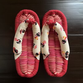 【ふちどりデザイン】24cm 和柄 レッド系  布ぞうり【No.268】の画像
