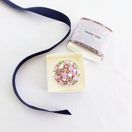 春の花々②刺繍ブローチの画像