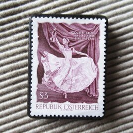 オーストリア　「美しき青きドナウ」切手ブローチ 9745の画像
