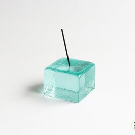 【夏季限定販売】リサイクルガラスのお香立て　角　水縹色の画像