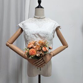 ボレロ オフホワイト くるみボタン 短袖 魅惑の花レース 結婚式 ウェディングドレスの画像