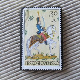 チェコスロバキア　切手ブローチ　9754の画像