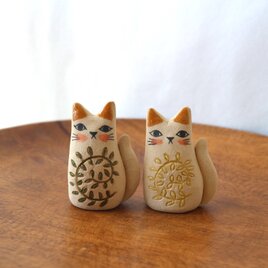 信楽白土でつくった白ネコ (S)  つる草（緑・黄）の画像