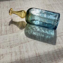 涼やかな黄色と水色のガラスの小瓶/KOSTA BODA/バーティルヴァリーン/一輪挿し/ヴィンテージガラスの画像