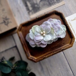 花びらのバレッタ  Lサイズ ■ フラットデザイン コットンパール ■ グレーライトブルー