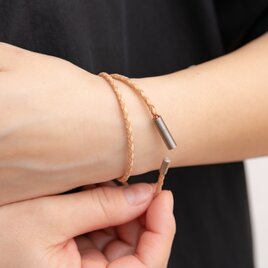 純チタンパーツ 編み込みレザーブレスレット　ダブルの画像