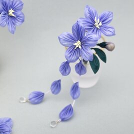 浴衣に♡ 繊細な花びら　キキョウの髪飾り　手染め羽二重 /桔梗　つまみ細工  紫　夏まつり　七夕　花火　和  夏　秋　和小物　の画像