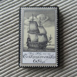 チェコスロバキア　切手ブローチ　9815の画像