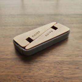 タブレットスタンド（ミズメ桜）の画像