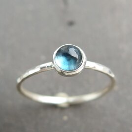 ロンドンブルートパーズ一粒リング　【silver】　4㎜　カボション　11月の誕生石の画像