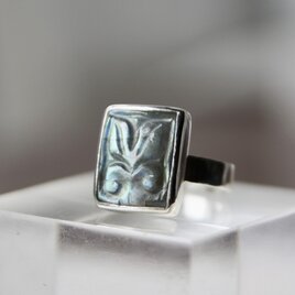 ラブラドライトカービング　silverリングの画像