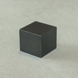 真鍮ペーパーウェイト：四角柱25×22【黒染め】の画像