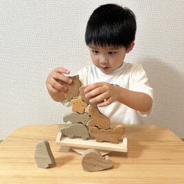 木のおもちゃ　海の生き物バランスシーソーの画像