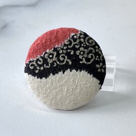 bro0009　着物地をブローチに　/ 着物リメイク アクセサリー 帯留め