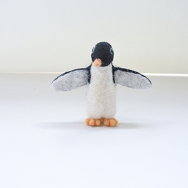 アデリーペンギン(威嚇)の画像