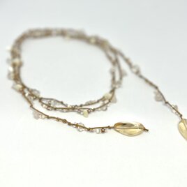 天然石とシェルとビーズのラリエット　クリア