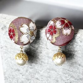 《イヤリング》世界に一つのデザイン☆京都西陣織金襴さくら柄包みボタンイヤリング