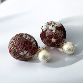 《イヤリング》世界に一つのデザイン☆京都西陣織金襴さくら柄の包みボタンイヤリング