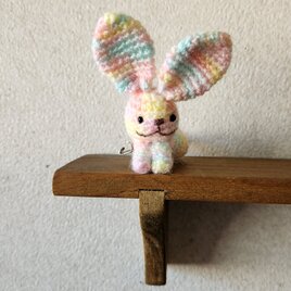 うさぎの編みぐるみブローチ4の画像