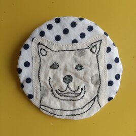 刺繍のブローチの画像