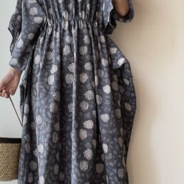 インドコットン　ブロックプリントシスターワンピース　グレー　シロツメクサ柄