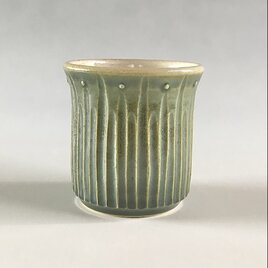 しのぎ手緑釉カップの画像