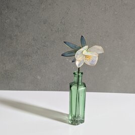 クリスマスローズのインテリアフラワー白｜透明感とぬくもりのある造花、冬ギフトにも