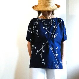 濃紺に梅模様のふんわり袖ブラウス--高品質な浴衣からの画像