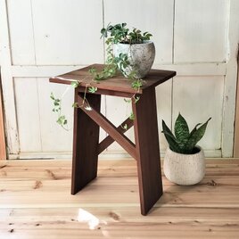 シンプルなプリミティブミニテーブル (観葉植物 花台 スツール)の画像