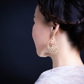 double paisley ピアス gold【FP280】の画像