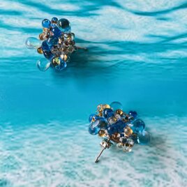 <<海の宝石>> 海の青を集めた、碧い碧い海底の宝石ピアスの画像