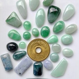 糸魚川翡翠 根付28 | iichi 日々の暮らしを心地よくするハンドメイドやアンティークのマーケットプレイス