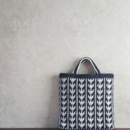 vanilla white ＊ アイビー模様のかぎ針編みバッグの画像