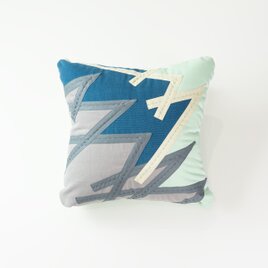 giza cushion / greenの画像