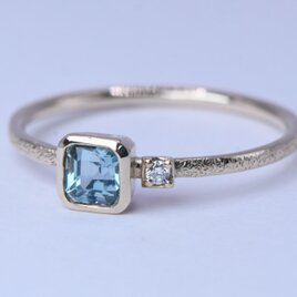 ambiek K10リング　トルマリン石 K10 グリーントルマリンとダイヤモンドのテクスチャーリング