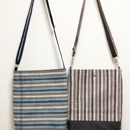 裂き織り　2色のストライプ柄ショルダーバッグ（B:ピンク系のみ販売）の画像