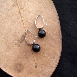 Black Onyx Drop Earrings／ブラックオニキス ドロップピアス（10mm／silver）の画像