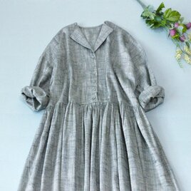リネン100％クルミ釦ポケット付きゆったり着られる大人可愛いロングワンピース♪の画像