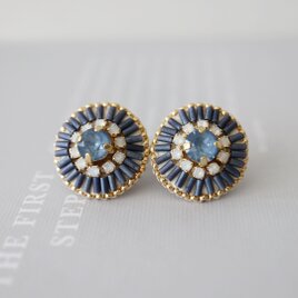 竹ビーズのサークルビジュー刺繍イヤリング(ネイビー)／誕生日・贈り物にもの画像