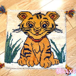 秋入荷】ペルシャ ギャッベ　ミニマット　44x41cm　虎の赤ちゃん　黄色の画像