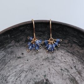 〔1718〕小花のピアス（ブルーアゲート）の画像