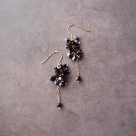 【k14gf】Black Spinel Earrings／ブラックスピネル フリンジピアス（Cube）の画像